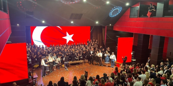 Anabilim Eğitim Kurumları Sahnesinde Cumhuriyet Destanı Bir Kez Daha Hayat Buldu!